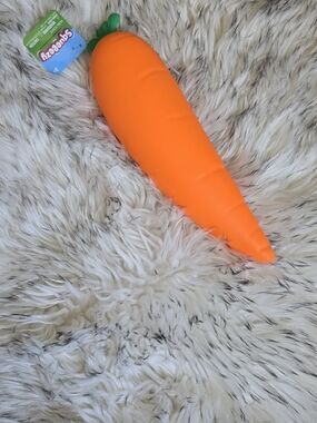 SQUEEEZY CARROT squishy